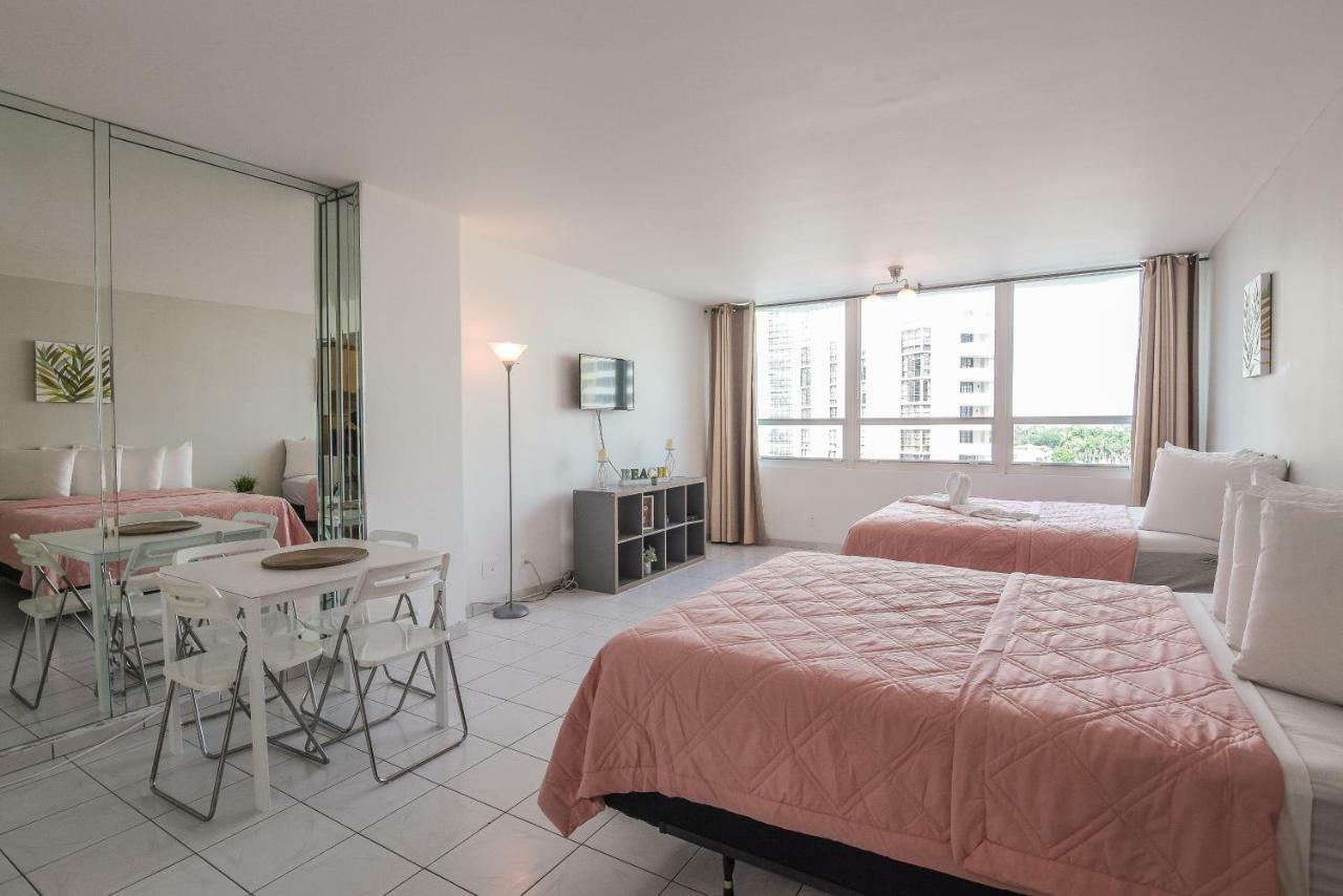Castle Beach Suites By Vacation Media Miami Beach Zewnętrze zdjęcie